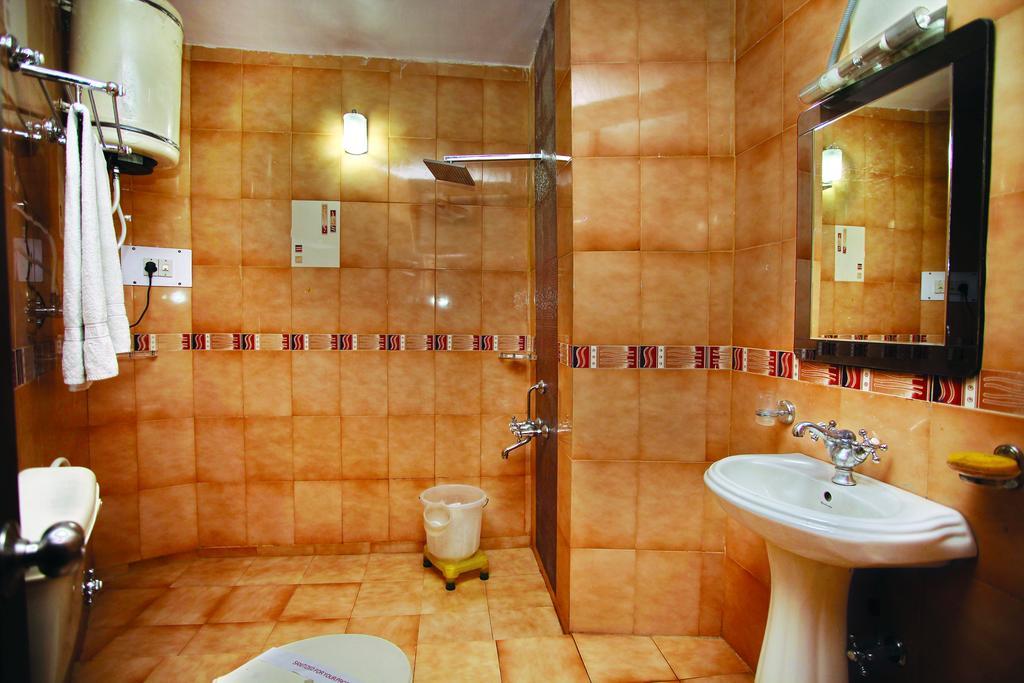 Hotel Pride Continental Σριναγκάρ Δωμάτιο φωτογραφία