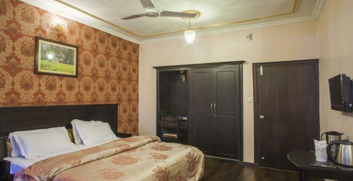 Hotel Pride Continental Σριναγκάρ Εξωτερικό φωτογραφία