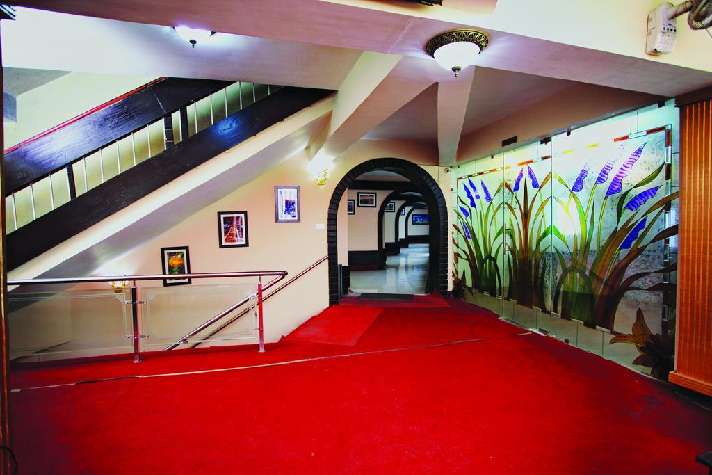 Hotel Pride Continental Σριναγκάρ Εξωτερικό φωτογραφία