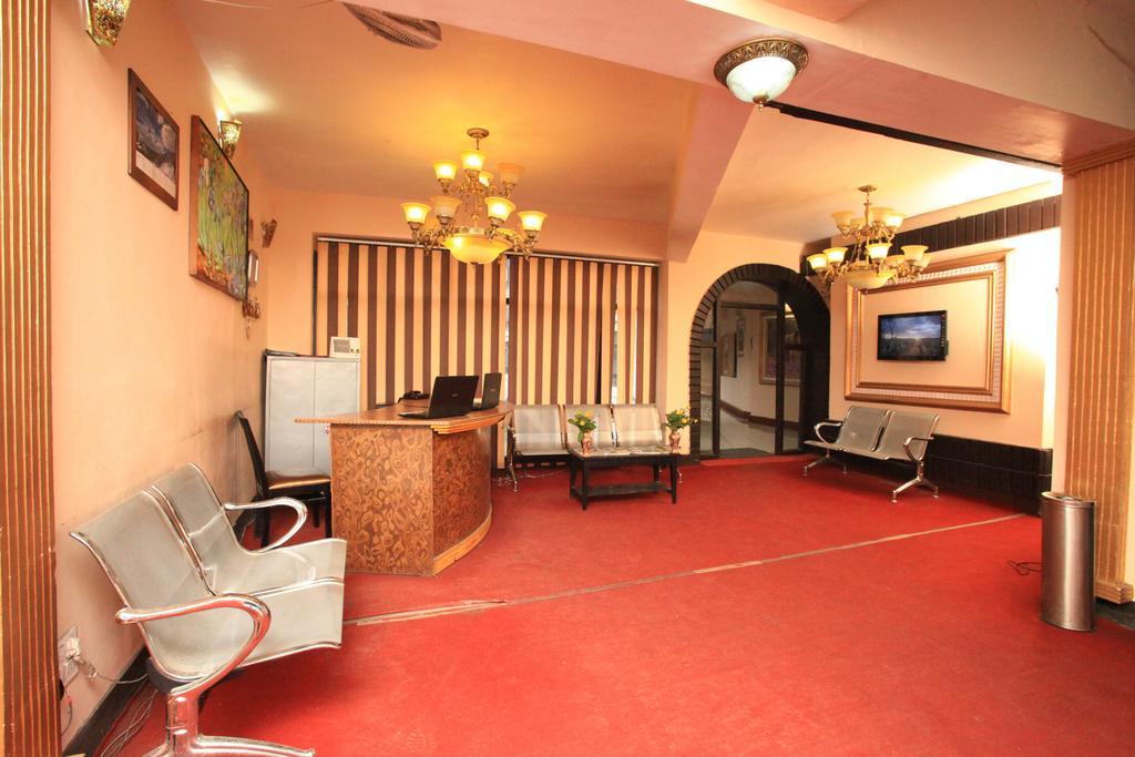 Hotel Pride Continental Σριναγκάρ Εξωτερικό φωτογραφία