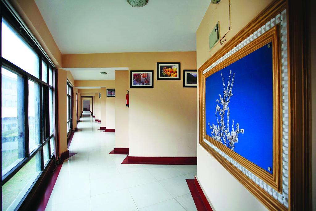 Hotel Pride Continental Σριναγκάρ Εξωτερικό φωτογραφία